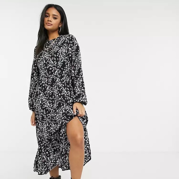 Missguided Dresses & Skirts - NWT Misguided SMOCK DRESS
